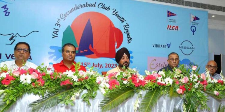 Lieutenant General JS Sidana,  the Commandant of the Military College of Electronics and Mechanical Engineering (MCEME) inaugurates Secunderabad Club Youth Regatta