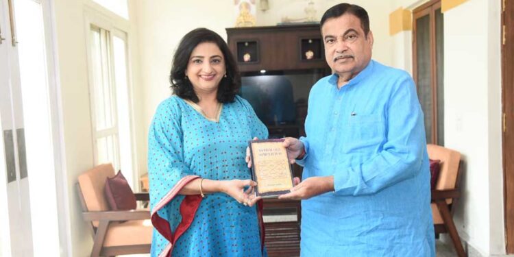 Ridhi Bahl launches her first book ‘Astrology Simplified’, inaugurated by Union Transport Minister Nitin Gadkari